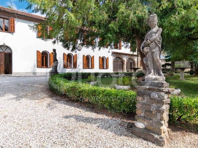 Villa Indipendente in vendita a Manzano, Friuli-Venezia Giulia