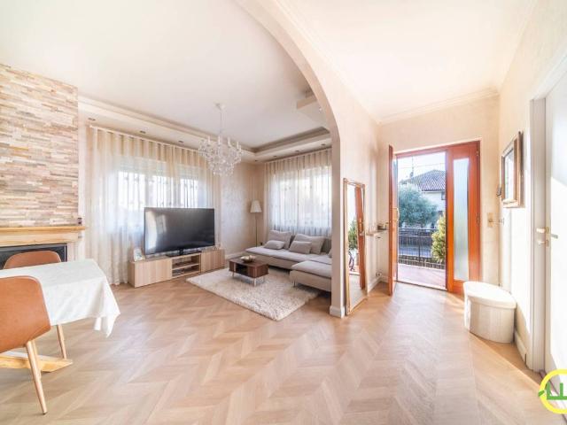 Villa Indipendente in vendita a Manzano, Friuli-Venezia Giulia
