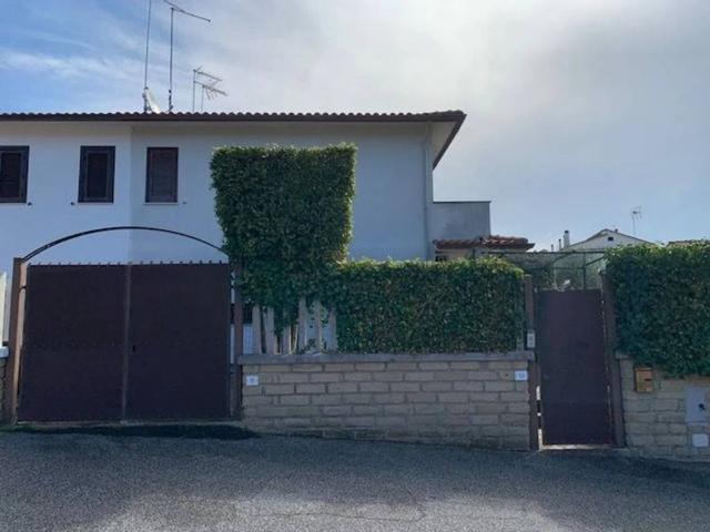 Villa Indipendente in vendita a Manziana, Roma Capitale