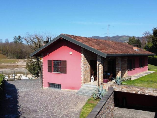 Villa Indipendente in vendita a Mapello, Lombardia