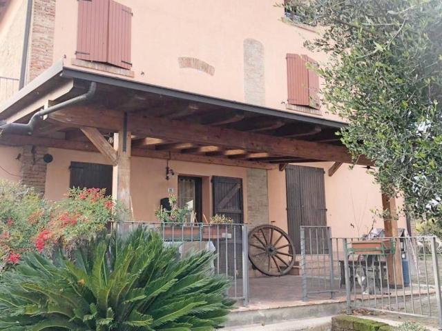 Villa Indipendente in vendita a Unione dei comuni del Distretto Ceramico, Maranello