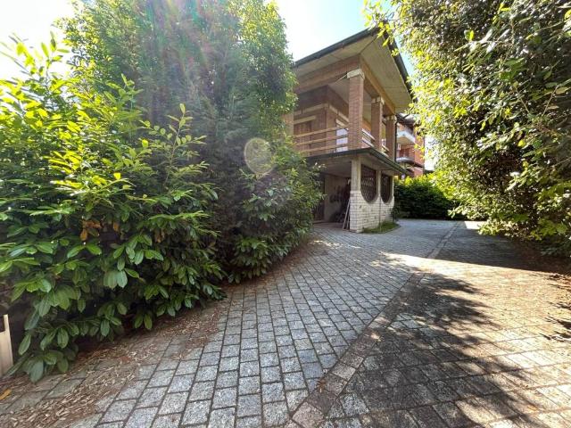 Villa Indipendente in vendita a Unione dei comuni del Distretto Ceramico, Maranello