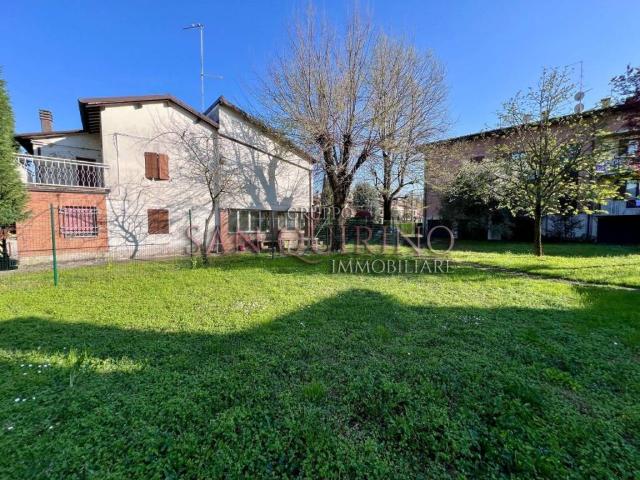 Villa Indipendente in vendita a Unione dei comuni del Distretto Ceramico, Maranello