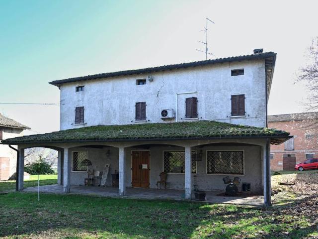 Villa Indipendente in vendita a Unione dei comuni del Distretto Ceramico, Maranello