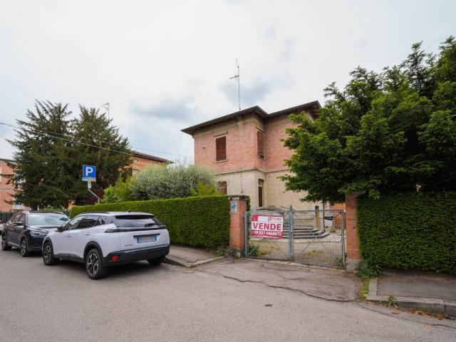 Villa Indipendente in vendita a Unione dei comuni del Distretto Ceramico, Maranello