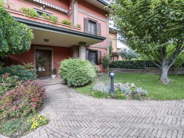 Villa Indipendente in vendita a Unione dei comuni del Distretto Ceramico, Maranello