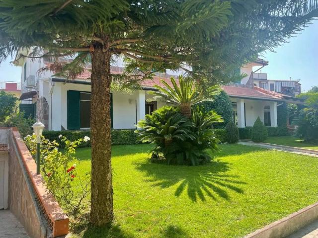 Villa Indipendente in vendita a Municipalità 8, Campania