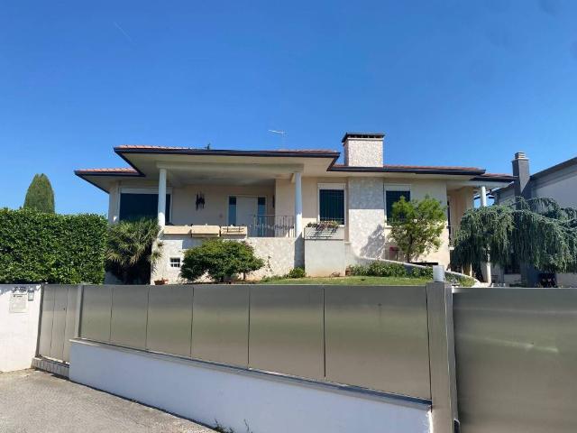 Villa Indipendente in vendita a Marano Vicentino, Veneto