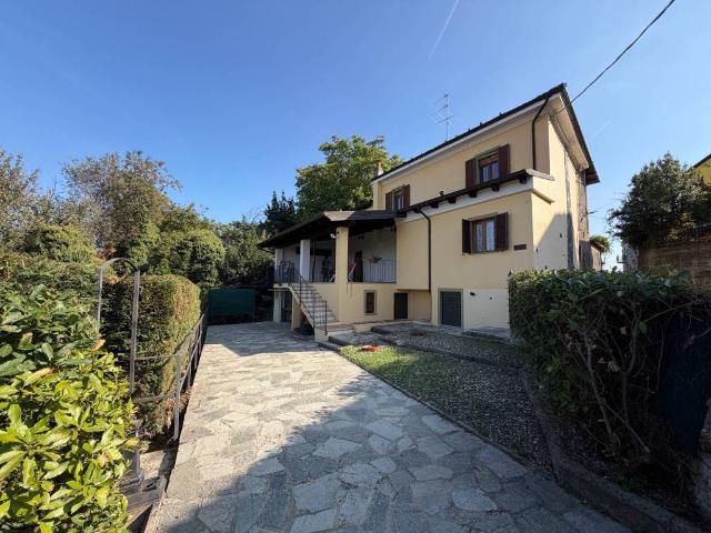 Villa Indipendente in vendita a Maranzana, Asti