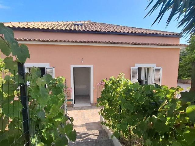 Villa Indipendente in vendita a Massa, Maratea