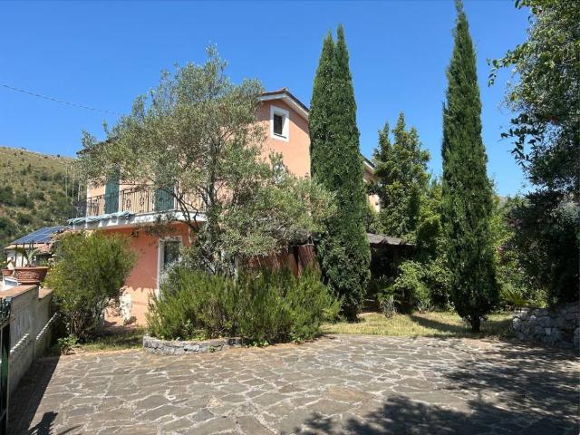 Villa Indipendente in vendita a Massa, Maratea