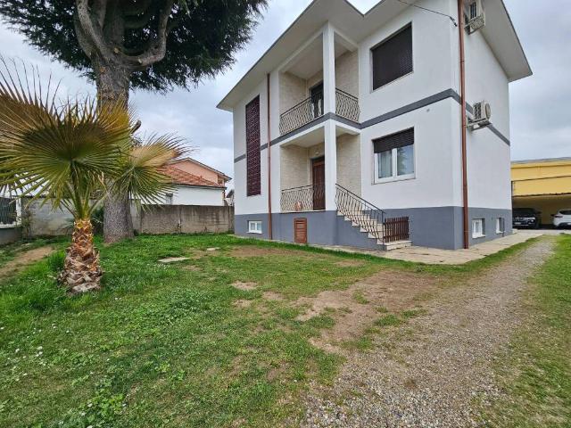 Villa Indipendente in vendita a Marcallo, Marcallo Con Casone