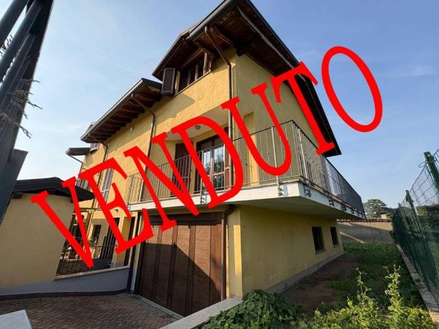 Villa Indipendente in vendita a Barco, Marcallo Con Casone