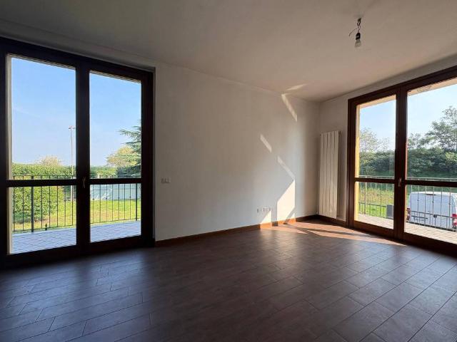 Villa Indipendente in vendita a Barco, Marcallo Con Casone