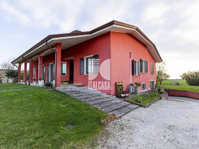 Villa Indipendente in vendita a Marcaria, Lombardia