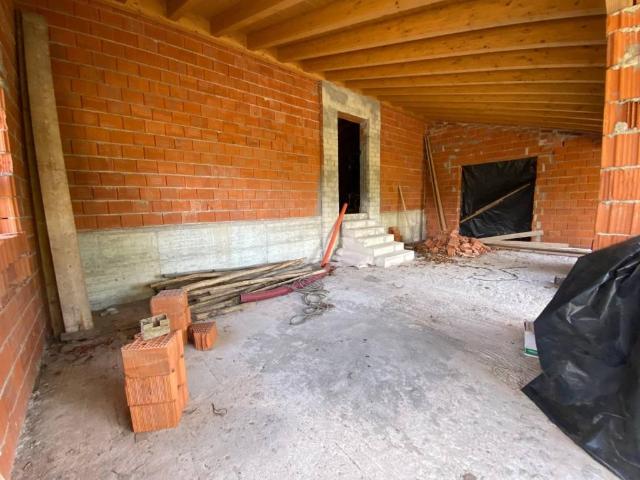 Villa Indipendente in vendita a Comunità Montana del Piambello, Marchirolo