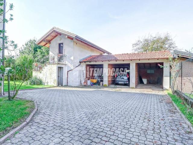 Villa Indipendente in vendita a Comunità Montana del Piambello, Marchirolo