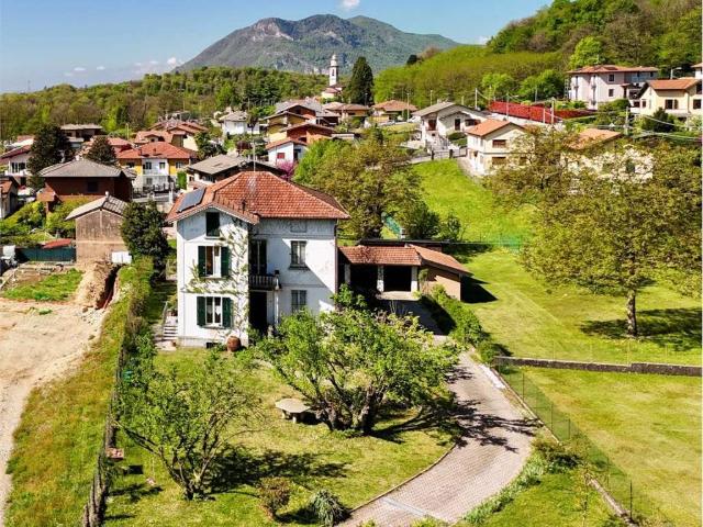 Villa Indipendente in vendita a Comunità Montana del Piambello, Marchirolo