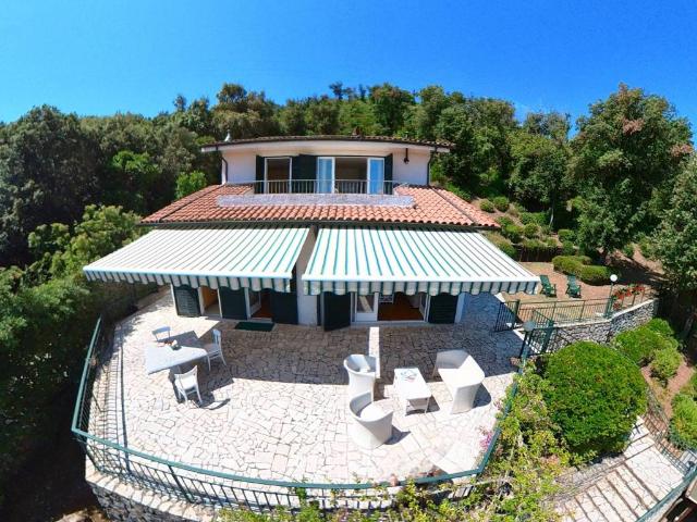 Villa Indipendente in vendita a Spartaia, Marciana