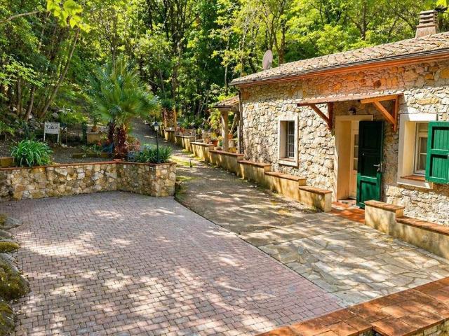Villa Indipendente in vendita a Casevecchie, Marciana Marina