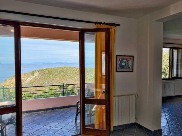 Villa Indipendente in vendita a Marciana, Toscana
