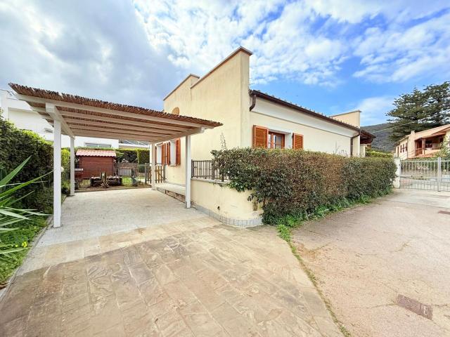 Villa Indipendente in vendita a Casevecchie, Marciana Marina