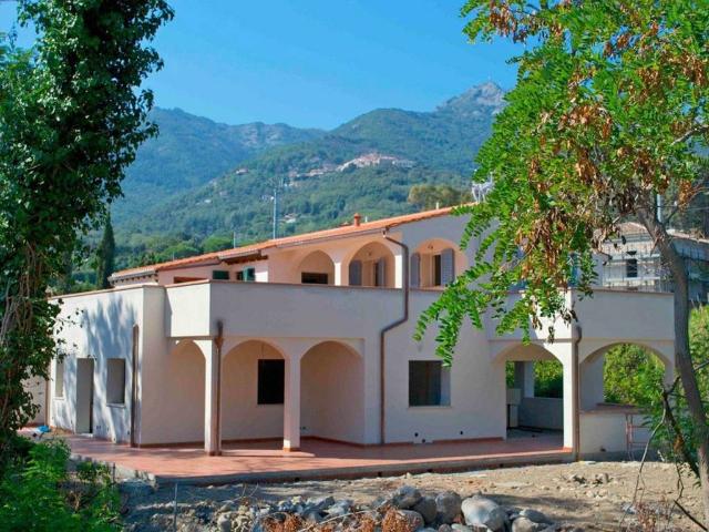Villa Indipendente in vendita a Casevecchie, Marciana Marina