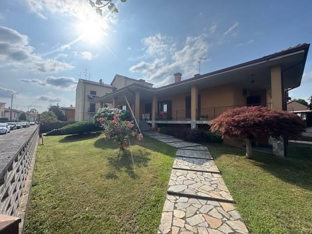 Villa Indipendente in vendita a Marcignago, Lombardia
