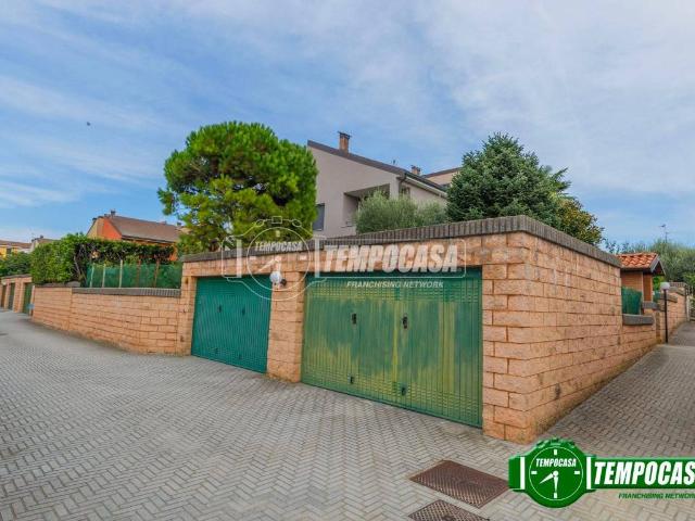 Villa Indipendente in vendita a Marcignago, Lombardia