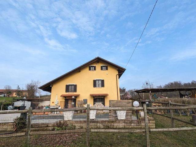 Villa Indipendente in vendita a Piemonte, Asti