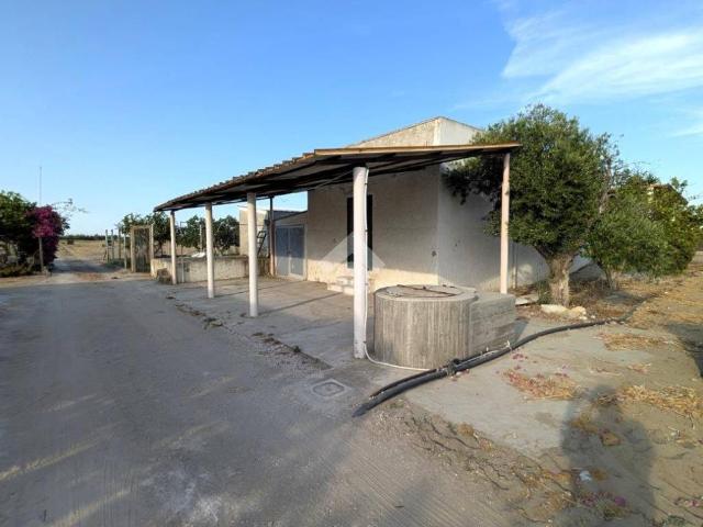 Villa Indipendente in vendita a Puglia, Barletta-andria-trani