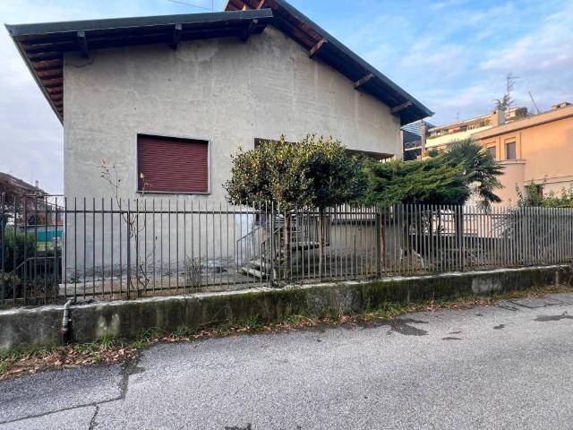 Villa Indipendente in vendita a Mariano Comense, Lombardia