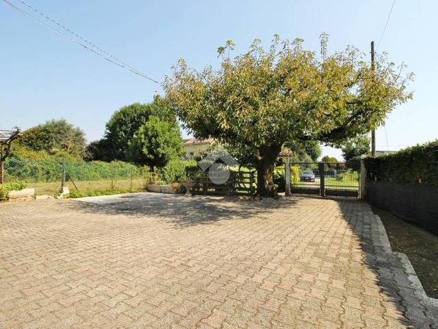 Villa Indipendente in vendita a Mariano Comense, Lombardia
