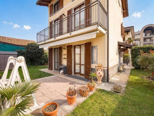 Villa Indipendente in vendita a Mariano Comense, Como
