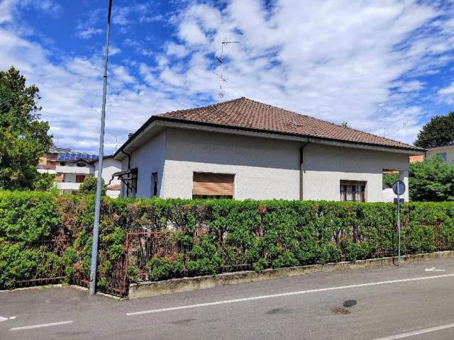 Villa Indipendente in vendita a Mariano Comense, Como