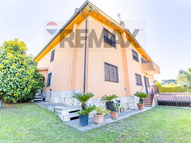 Villa Indipendente in vendita a Roma Capitale, Lazio