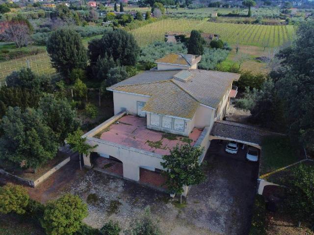 Villa Indipendente in vendita a Due Santi, Roma Capitale
