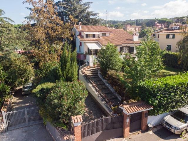 Villa Indipendente in vendita a Roma Capitale, Lazio