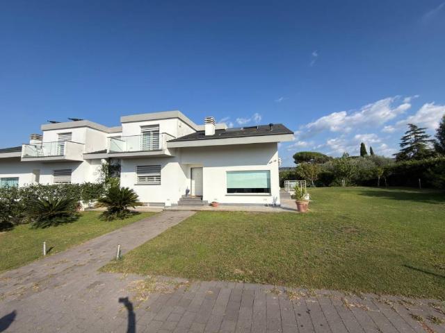 Villa Indipendente in vendita a Poggio delle Mole, Marino
