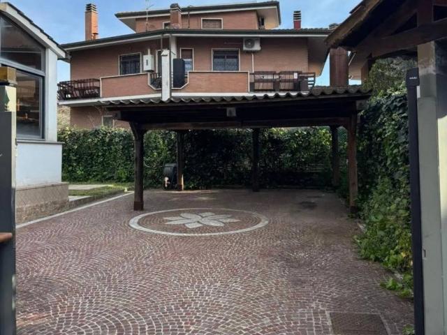 Villa Indipendente in vendita a Roma Capitale, Lazio