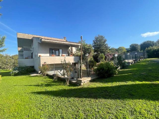 Villa Indipendente in vendita a Sassone, Roma Capitale