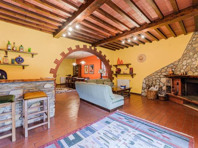 Villa Indipendente in vendita a Marliana, Toscana