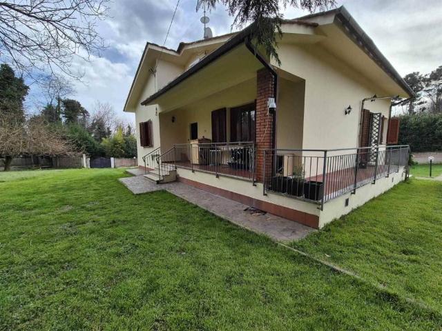 Villa Indipendente in vendita a Marliana, Toscana
