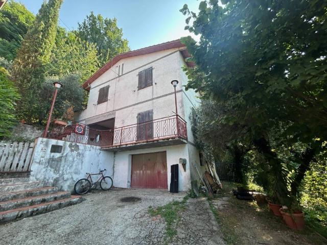 Villa Indipendente in vendita a Marliana, Pistoia