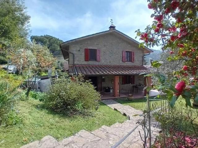 Villa Indipendente in vendita a Marliana, Pistoia