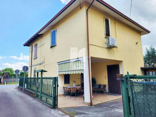 Villa Indipendente in vendita a Marmirolo, Lombardia