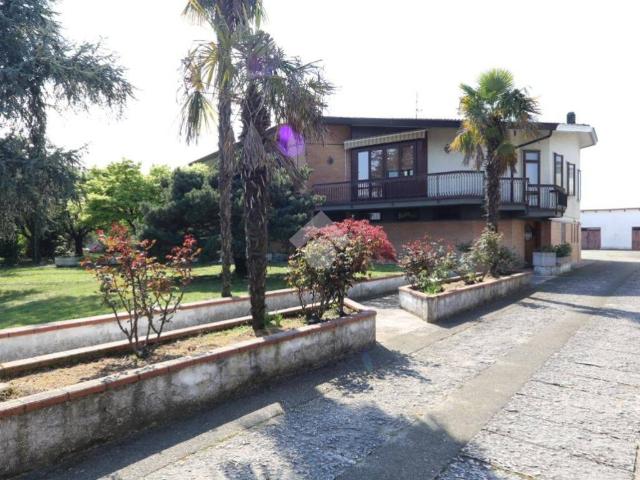 Villa Indipendente in vendita a Marmirolo, Lombardia