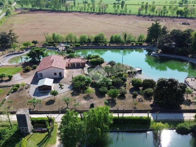 Villa Indipendente in vendita a Marmirolo, Lombardia