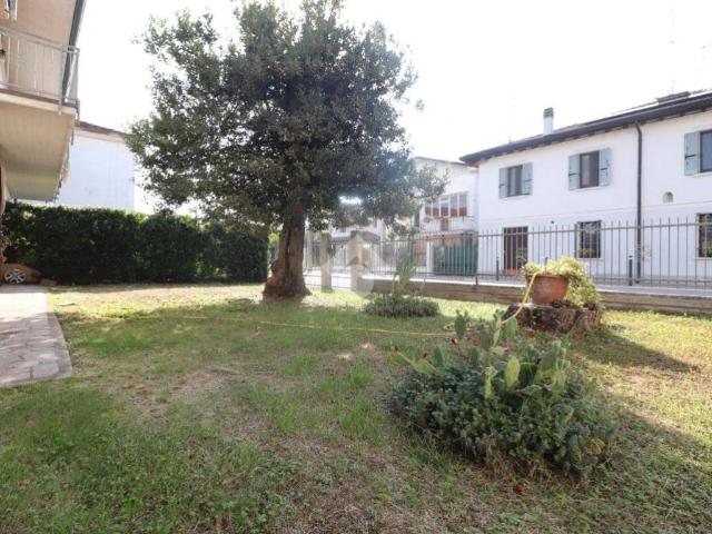 Villa Indipendente in vendita a Marmirolo, Mantova