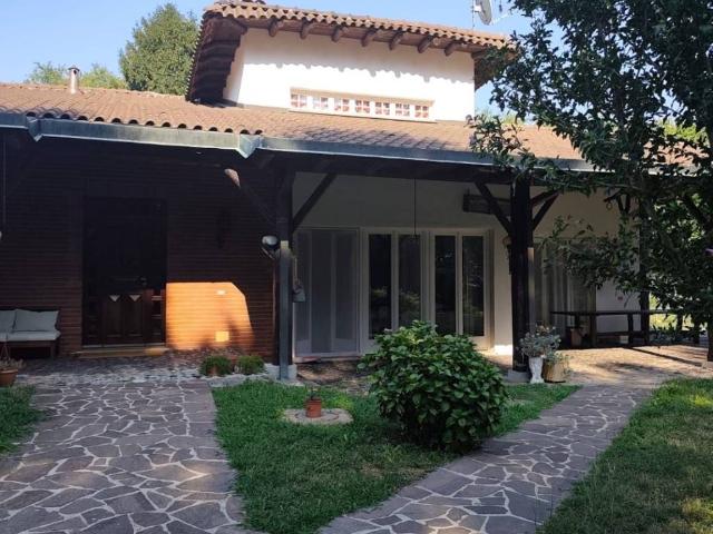 Villa Indipendente in vendita a Nizzolina, Marnate